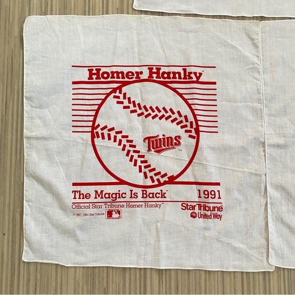 Set of 3 TWINS 1991 The Magic is Back Homer Hankies - Picture 4 of 5